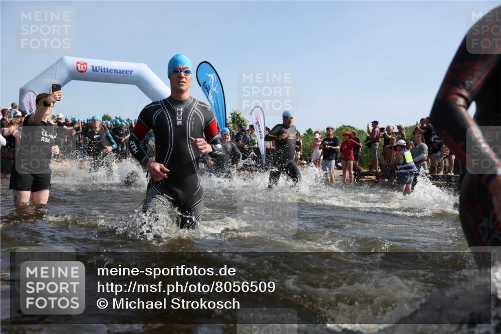 22.06.2025 - Viking Triathlon Michael Strokosch http://msf.ph/oto/8056509 22.06.2025 10:03:45 Schwimmen 26, 62, 77, 79, 108, 148, 157, 296, 396, 451, 456, 495, 619, 635, 648 meine-sportfotos.de