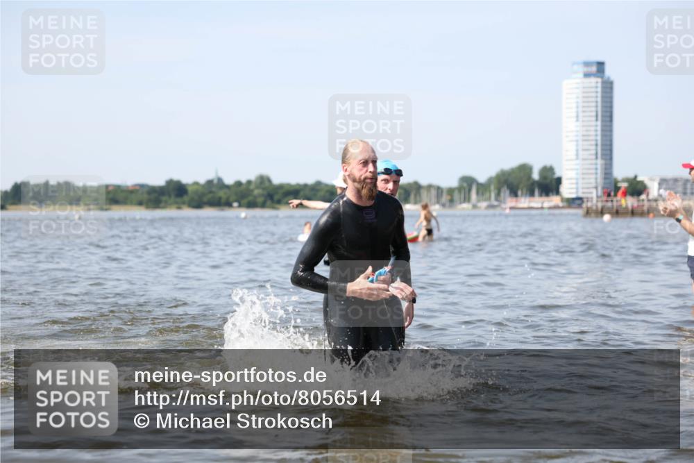 22.06.2025 - Viking Triathlon Michael Strokosch http://msf.ph/oto/8056514 22.06.2025 10:31:26 Schwimmen 3, 8, 236, 311, 469, 613, 648 meine-sportfotos.de