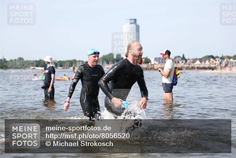 22.06.2025 - Viking Triathlon Michael Strokosch http://msf.ph/oto/8056520 22.06.2025 10:31:26 Schwimmen 3, 8, 236, 311, 469, 613, 648 meine-sportfotos.de
