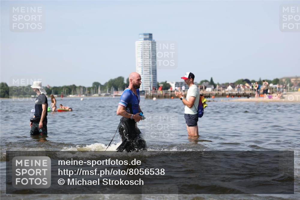 22.06.2025 - Viking Triathlon Michael Strokosch http://msf.ph/oto/8056538 22.06.2025 10:31:30 Schwimmen 3, 8, 137, 158, 236, 311, 340, 469, 613, 648 meine-sportfotos.de