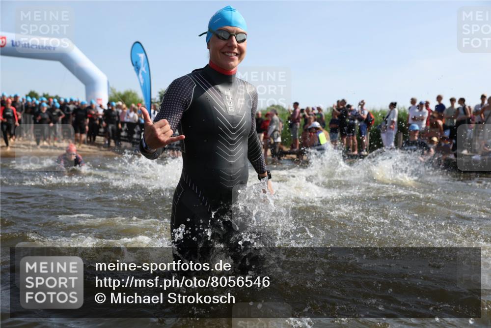 22.06.2025 - Viking Triathlon Michael Strokosch http://msf.ph/oto/8056546 22.06.2025 10:04:01 Schwimmen 54, 215, 220, 240, 242, 313, 315, 336, 370, 383, 433, 448, 614, 639, 657 meine-sportfotos.de