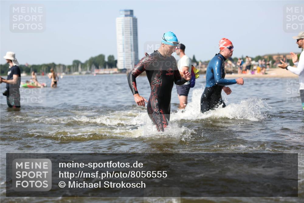 22.06.2025 - Viking Triathlon Michael Strokosch http://msf.ph/oto/8056555 22.06.2025 10:31:37 Schwimmen 3, 8, 98, 99, 137, 158, 189, 224, 340, 350, 469, 555, 613, 648 meine-sportfotos.de
