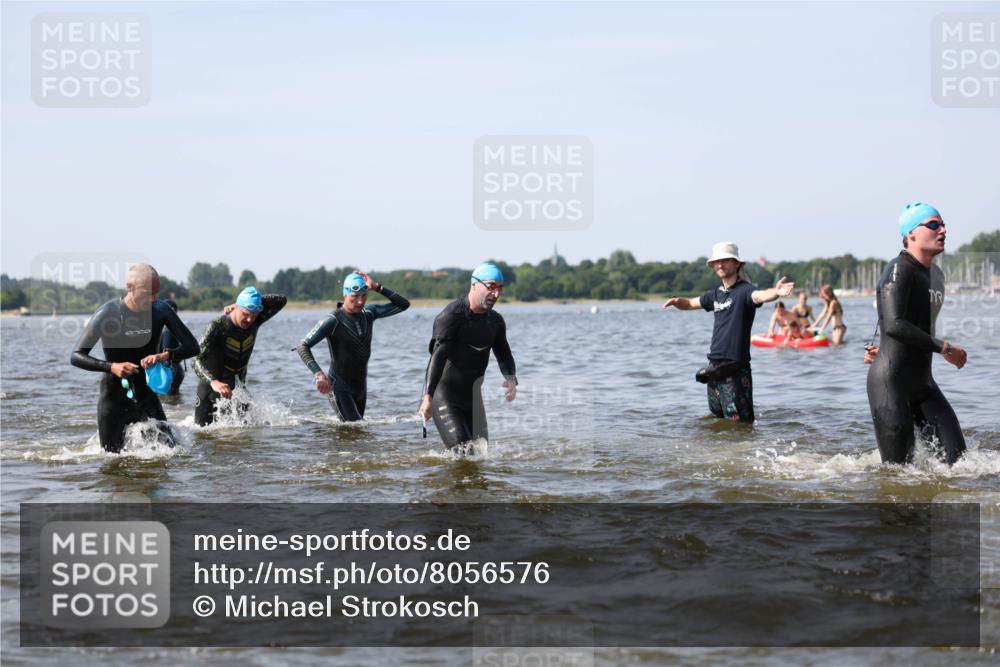 22.06.2025 - Viking Triathlon Michael Strokosch http://msf.ph/oto/8056576 22.06.2025 10:31:44 Schwimmen 87, 98, 99, 124, 125, 137, 158, 189, 224, 340, 350, 435, 507, 555, 613, 648, 658 meine-sportfotos.de