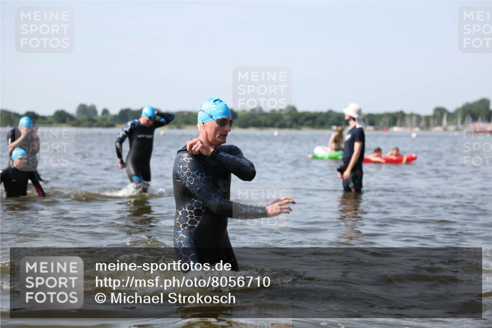 22.06.2025 - Viking Triathlon Michael Strokosch http://msf.ph/oto/8056710 22.06.2025 10:32:12 Schwimmen 63, 147, 173, 193, 207, 214, 226, 271, 461, 464, 488 meine-sportfotos.de