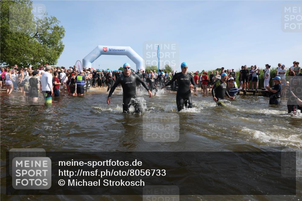 22.06.2025 - Viking Triathlon Michael Strokosch http://msf.ph/oto/8056733 22.06.2025 10:05:33 Schwimmen 22, 150, 167, 181, 210, 228, 437, 439, 462, 538, 553, 601, 603, 654, 655 meine-sportfotos.de