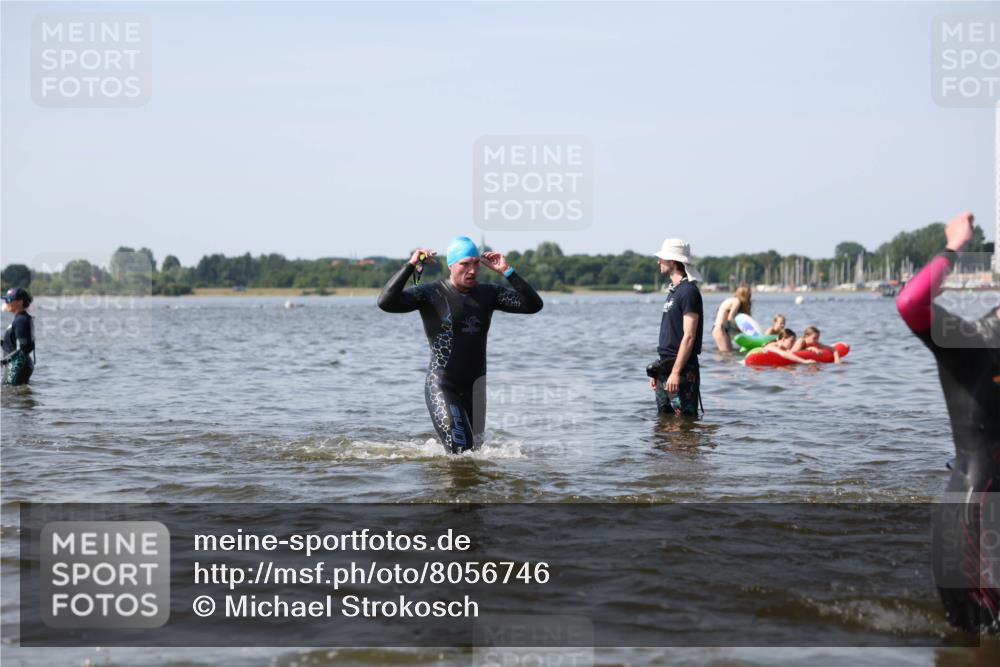 22.06.2025 - Viking Triathlon Michael Strokosch http://msf.ph/oto/8056746 22.06.2025 10:32:19 Schwimmen 53, 147, 173, 207, 214, 461, 492 meine-sportfotos.de