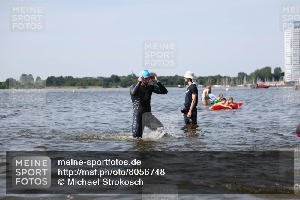 22.06.2025 - Viking Triathlon Michael Strokosch http://msf.ph/oto/8056748 22.06.2025 10:32:20 Schwimmen 53, 147, 170, 173, 207, 214, 461, 492 meine-sportfotos.de