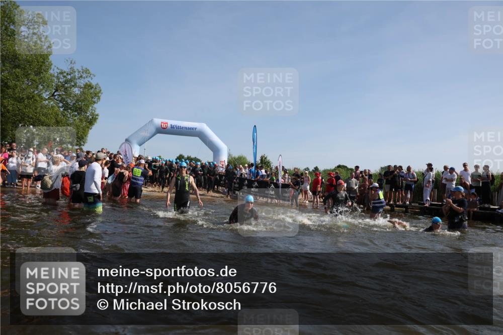 22.06.2025 - Viking Triathlon Michael Strokosch http://msf.ph/oto/8056776 22.06.2025 10:05:52 Schwimmen 68, 128, 135, 194, 211, 275, 379, 397, 441, 442, 465, 517, 530, 633, 653 meine-sportfotos.de