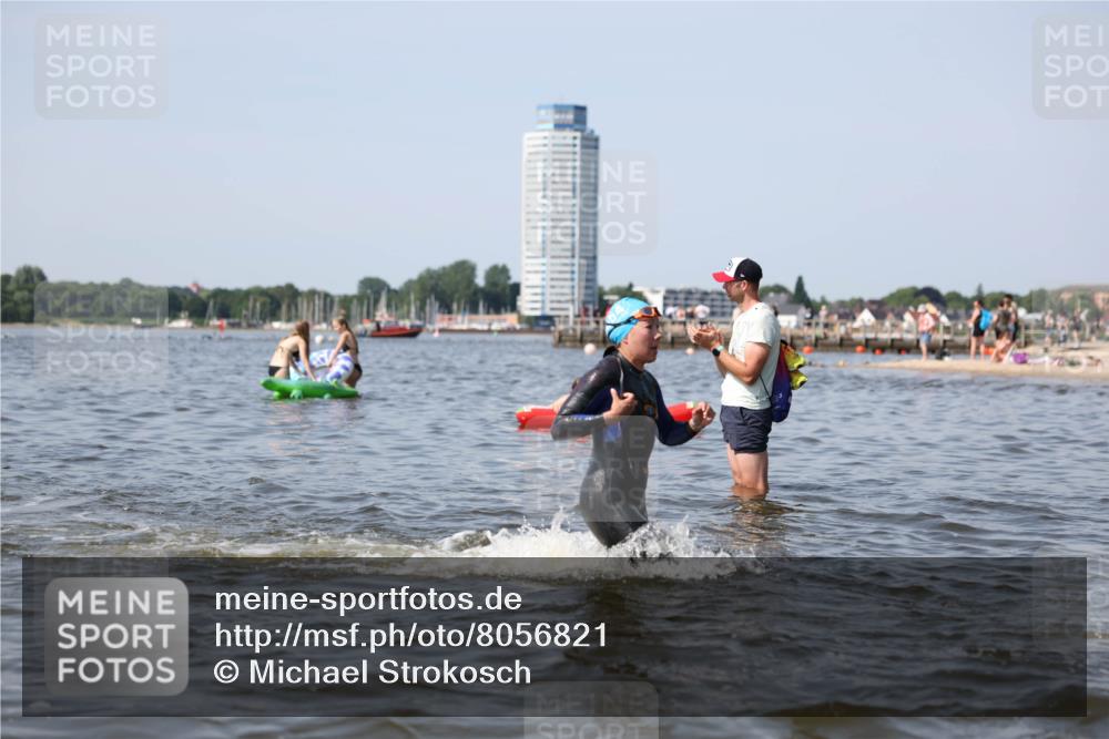22.06.2025 - Viking Triathlon Michael Strokosch http://msf.ph/oto/8056821 22.06.2025 10:32:43 Schwimmen 80, 208, 278, 554 meine-sportfotos.de