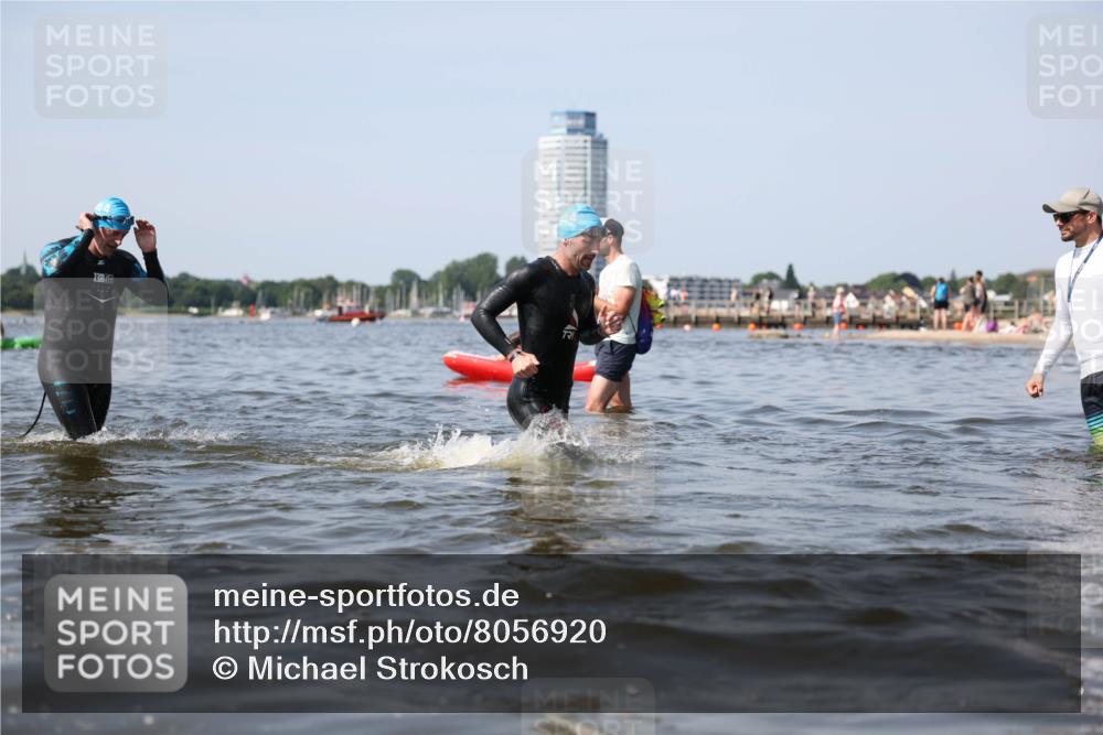 22.06.2025 - Viking Triathlon Michael Strokosch http://msf.ph/oto/8056920 22.06.2025 10:33:29 Schwimmen 28, 38, 255, 300, 304, 348, 382, 457, 522, 524, 608 meine-sportfotos.de