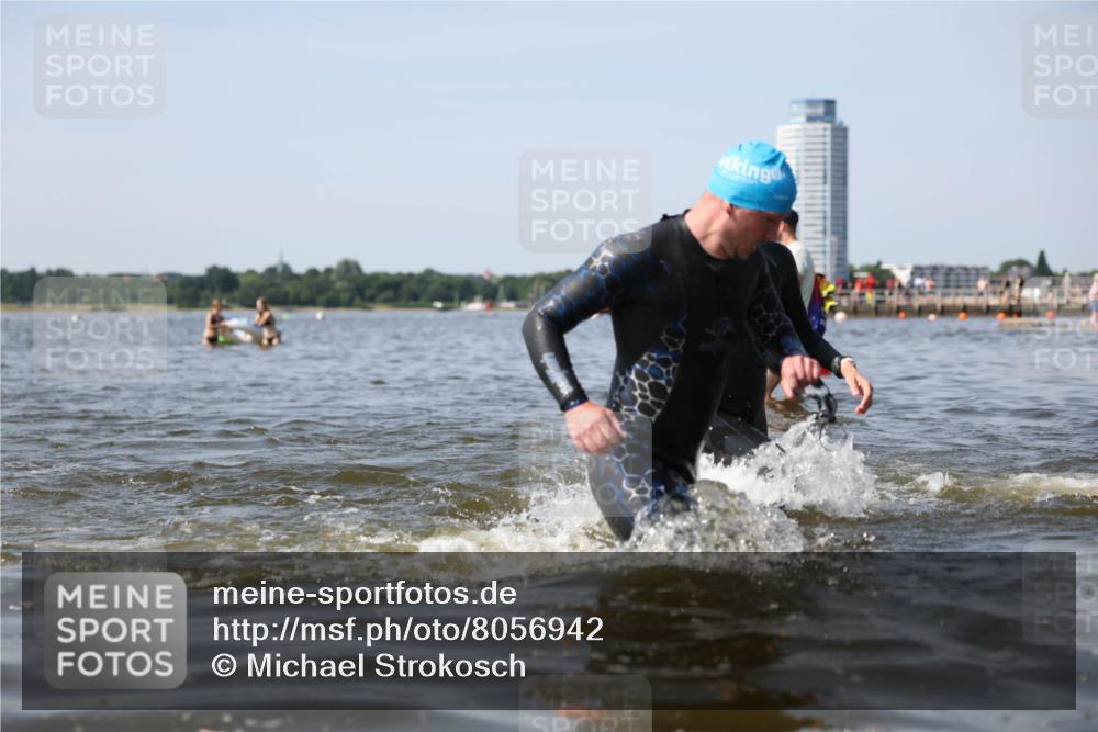 22.06.2025 - Viking Triathlon Michael Strokosch http://msf.ph/oto/8056942 22.06.2025 10:33:32 Schwimmen 38, 255, 300, 304, 348, 382, 457, 522, 524 meine-sportfotos.de