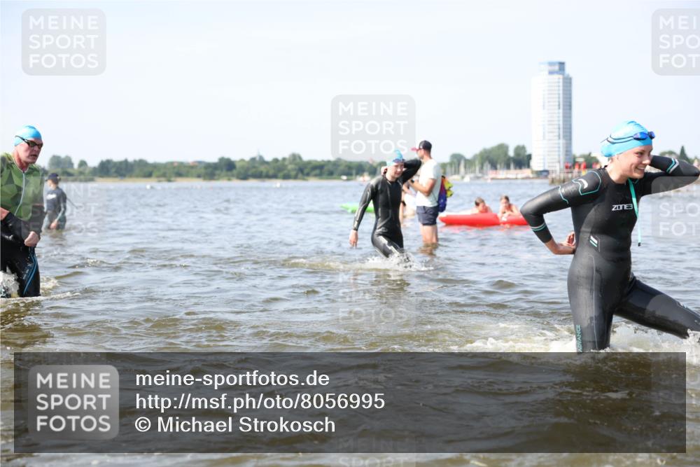 22.06.2025 - Viking Triathlon Michael Strokosch http://msf.ph/oto/8056995 22.06.2025 10:33:47 Schwimmen 5, 50, 75, 149, 184, 229, 242, 255, 304, 348, 349, 438, 457 meine-sportfotos.de