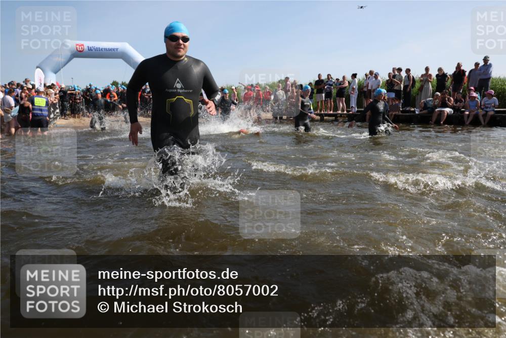 22.06.2025 - Viking Triathlon Michael Strokosch http://msf.ph/oto/8057002 22.06.2025 10:07:04 Schwimmen 64, 123, 183, 190, 244, 321, 328, 369, 402, 431, 467, 468, 479, 494, 498, 519, 631, 649 meine-sportfotos.de
