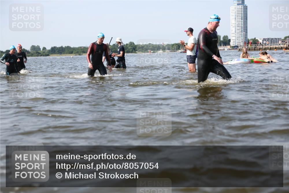 22.06.2025 - Viking Triathlon Michael Strokosch http://msf.ph/oto/8057054 22.06.2025 10:34:02 Schwimmen 70, 75, 184, 229, 297, 349, 429, 478, 532, 540, 618, 635 meine-sportfotos.de