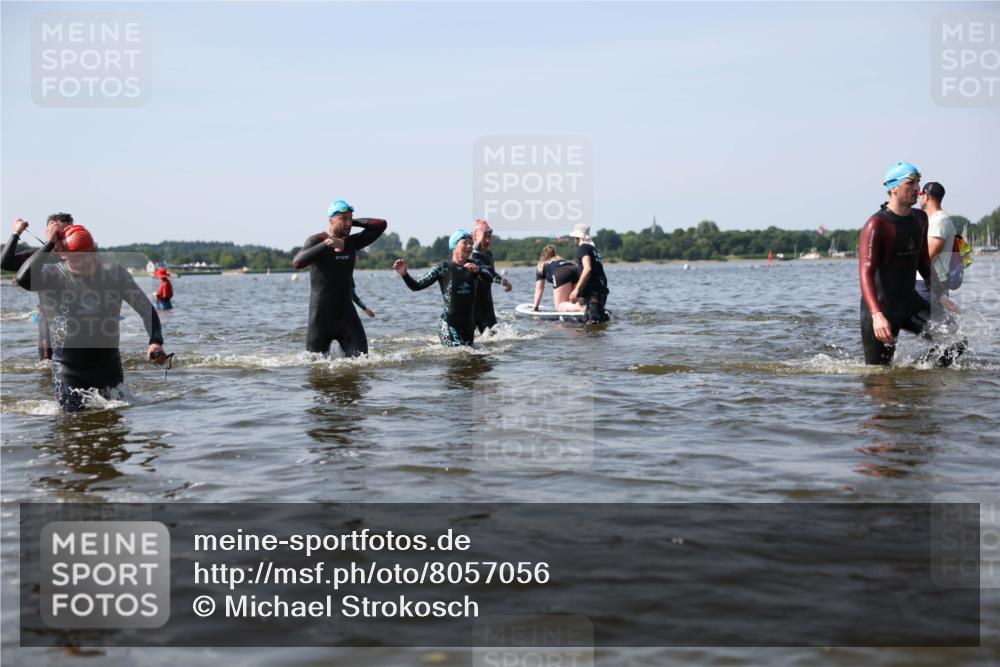 22.06.2025 - Viking Triathlon Michael Strokosch http://msf.ph/oto/8057056 22.06.2025 10:34:04 Schwimmen 46, 70, 75, 184, 297, 349, 429, 478, 532, 540, 618, 635 meine-sportfotos.de