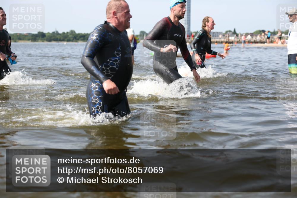 22.06.2025 - Viking Triathlon Michael Strokosch http://msf.ph/oto/8057069 22.06.2025 10:34:09 Schwimmen 46, 70, 294, 297, 429, 478, 527, 532, 540, 618, 635 meine-sportfotos.de