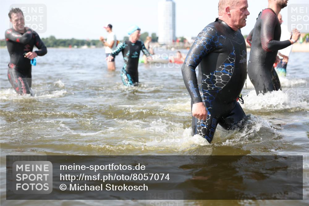 22.06.2025 - Viking Triathlon Michael Strokosch http://msf.ph/oto/8057074 22.06.2025 10:34:10 Schwimmen 46, 70, 294, 297, 429, 478, 527, 532, 540, 618, 635 meine-sportfotos.de