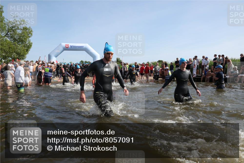 22.06.2025 - Viking Triathlon Michael Strokosch http://msf.ph/oto/8057091 22.06.2025 10:07:36 Schwimmen 23, 121, 143, 213, 235, 270, 285, 317, 342, 353, 363, 436, 476, 484, 547, 615, 621 meine-sportfotos.de