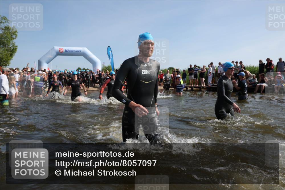 22.06.2025 - Viking Triathlon Michael Strokosch http://msf.ph/oto/8057097 22.06.2025 10:07:37 Schwimmen 23, 121, 143, 213, 235, 270, 285, 317, 342, 353, 363, 436, 476, 484, 547, 615, 621 meine-sportfotos.de