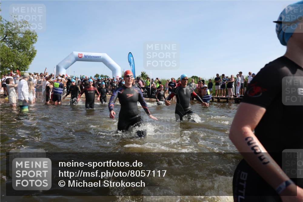 22.06.2025 - Viking Triathlon Michael Strokosch http://msf.ph/oto/8057117 22.06.2025 10:07:41 Schwimmen 16, 23, 102, 121, 143, 263, 270, 285, 363, 436, 476, 484, 503, 547, 615, 621, 624 meine-sportfotos.de
