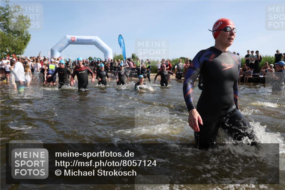 22.06.2025 - Viking Triathlon Michael Strokosch http://msf.ph/oto/8057124 22.06.2025 10:07:42 Schwimmen 16, 23, 102, 121, 143, 263, 270, 285, 363, 436, 476, 484, 503, 547, 615, 621, 624 meine-sportfotos.de