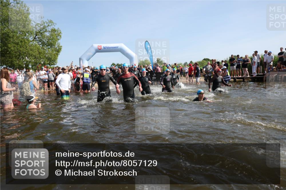 22.06.2025 - Viking Triathlon Michael Strokosch http://msf.ph/oto/8057129 22.06.2025 10:07:43 Schwimmen 16, 23, 102, 121, 143, 263, 270, 285, 363, 372, 436, 476, 477, 484, 503, 547, 615, 621, 624 meine-sportfotos.de