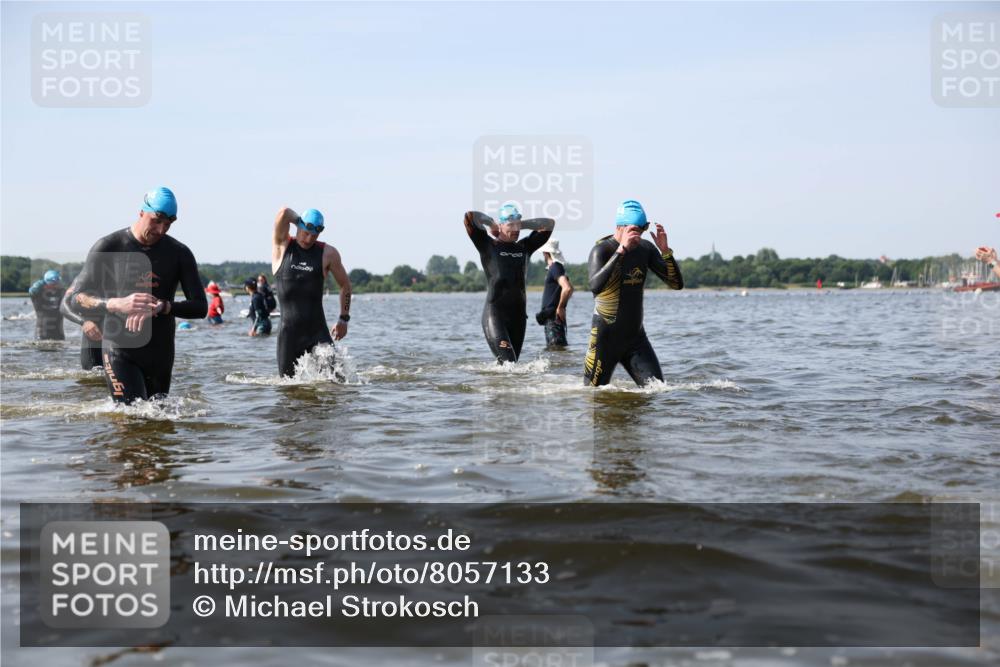 22.06.2025 - Viking Triathlon Michael Strokosch http://msf.ph/oto/8057133 22.06.2025 10:34:24 Schwimmen 46, 294, 306, 366, 430, 486, 520, 527, 546 meine-sportfotos.de