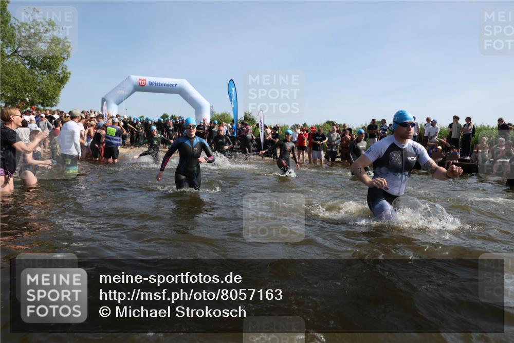 22.06.2025 - Viking Triathlon Michael Strokosch http://msf.ph/oto/8057163 22.06.2025 10:07:54 Schwimmen 31, 76, 95, 130, 292, 308, 372, 412, 452, 453, 477, 523, 647, 650 meine-sportfotos.de