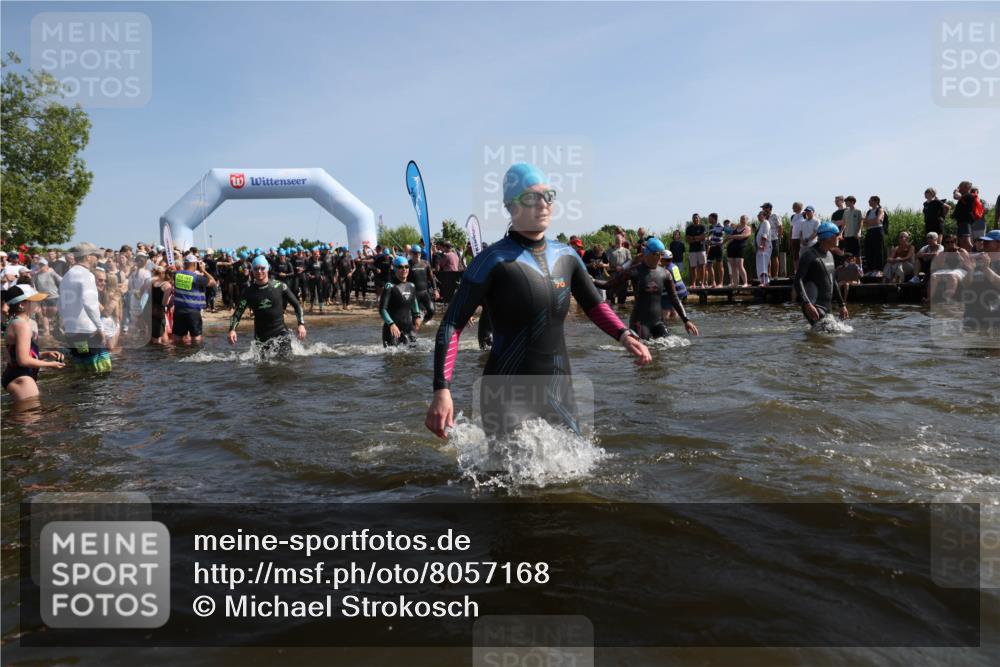 22.06.2025 - Viking Triathlon Michael Strokosch http://msf.ph/oto/8057168 22.06.2025 10:07:56 Schwimmen 31, 76, 95, 130, 292, 308, 372, 412, 452, 453, 477, 523, 647, 650 meine-sportfotos.de