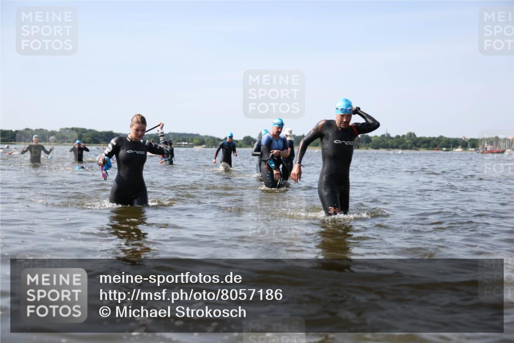 22.06.2025 - Viking Triathlon Michael Strokosch http://msf.ph/oto/8057186 22.06.2025 10:34:35 Schwimmen 114, 247, 284, 306, 323, 341, 366, 430, 520, 546, 550 meine-sportfotos.de