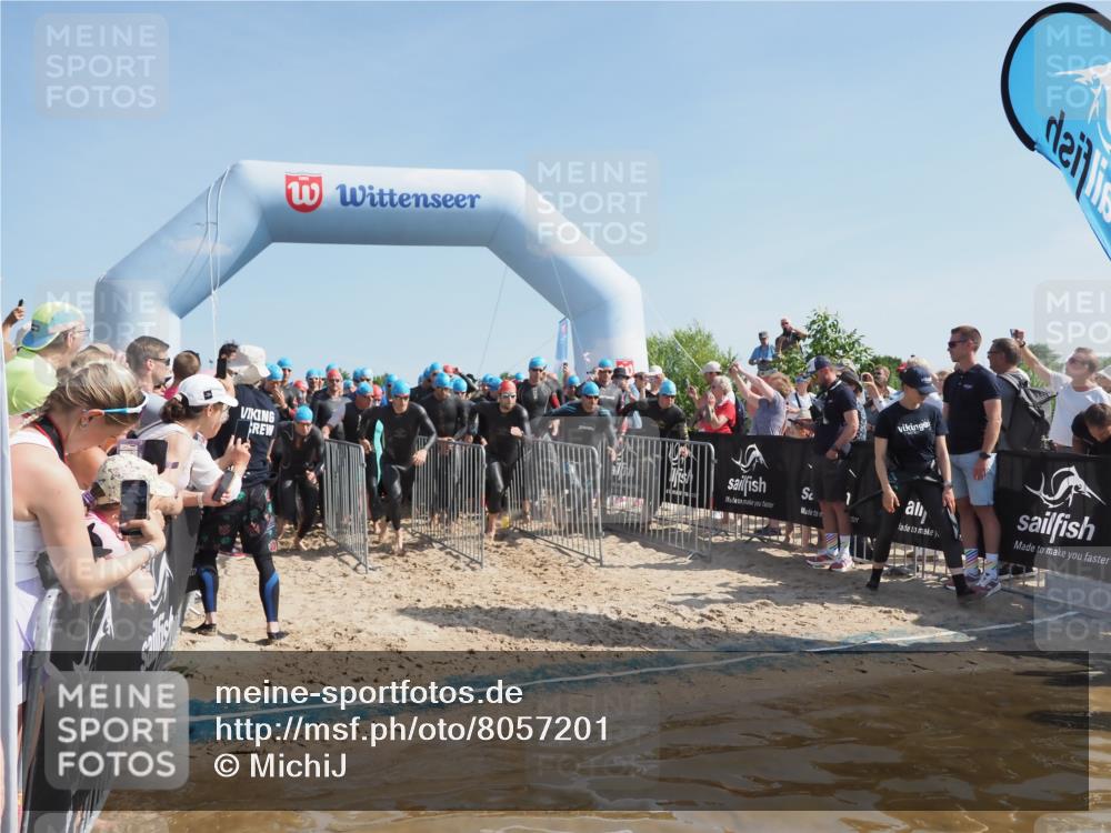 22.06.2025 - Viking Triathlon MichiJ http://msf.ph/oto/8057201 22.06.2025 10:00:10 Schwimmen 2, 4, 100, 122, 329, 521, 609 meine-sportfotos.de