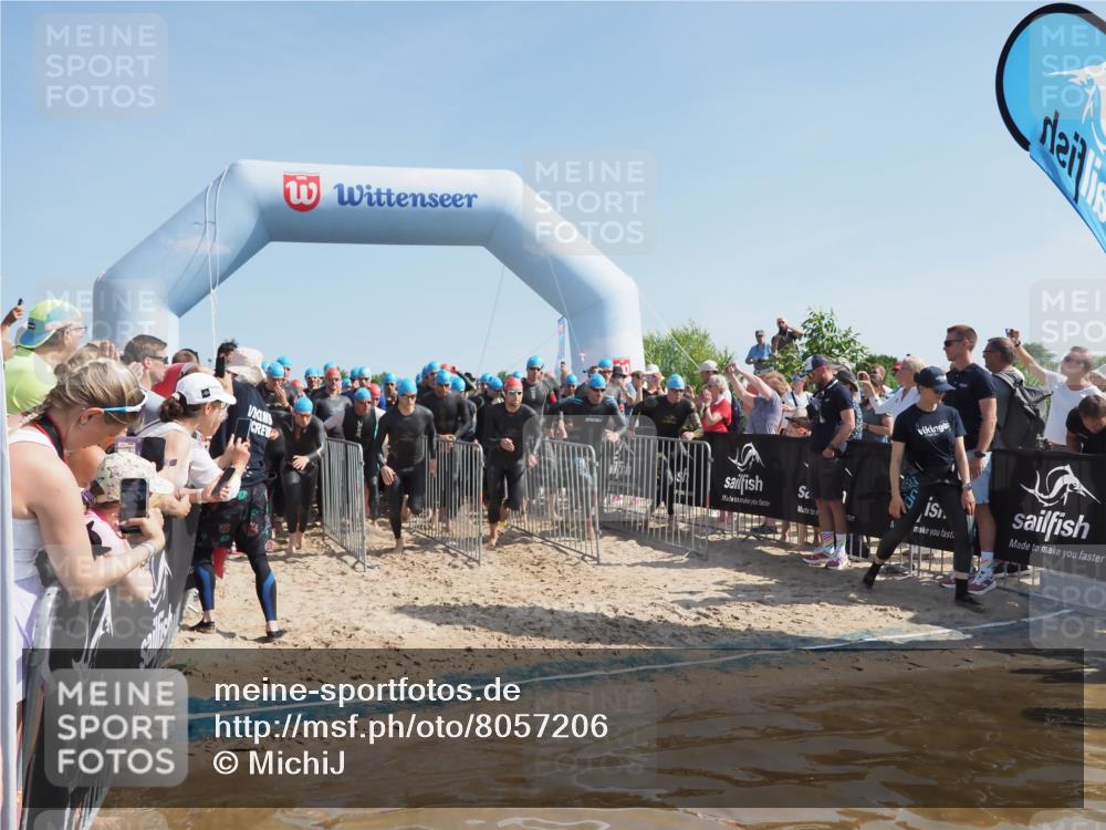 22.06.2025 - Viking Triathlon MichiJ http://msf.ph/oto/8057206 22.06.2025 10:00:10 Schwimmen 2, 4, 100, 122, 329, 521, 609 meine-sportfotos.de