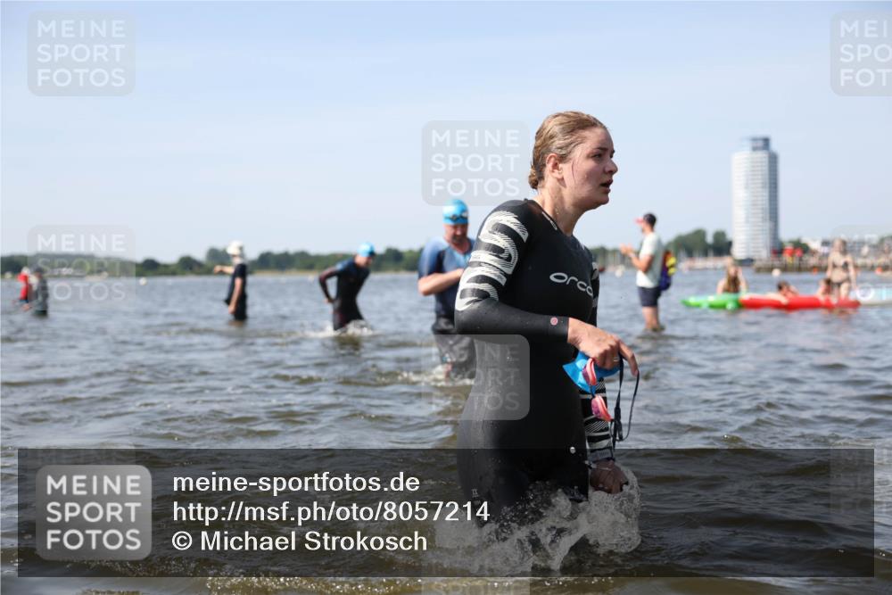 22.06.2025 - Viking Triathlon Michael Strokosch http://msf.ph/oto/8057214 22.06.2025 10:34:39 Schwimmen 77, 114, 247, 284, 306, 323, 341, 366, 430, 546, 550 meine-sportfotos.de