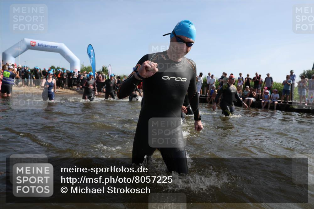 22.06.2025 - Viking Triathlon Michael Strokosch http://msf.ph/oto/8057225 22.06.2025 10:08:21 Schwimmen 37, 48, 69, 97, 133, 140, 222, 225, 364, 403, 406, 410, 499, 518, 638 meine-sportfotos.de