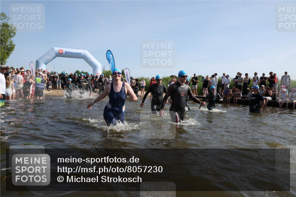 22.06.2025 - Viking Triathlon Michael Strokosch http://msf.ph/oto/8057230 22.06.2025 10:08:24 Schwimmen 37, 48, 69, 97, 133, 140, 222, 364, 499, 518 meine-sportfotos.de