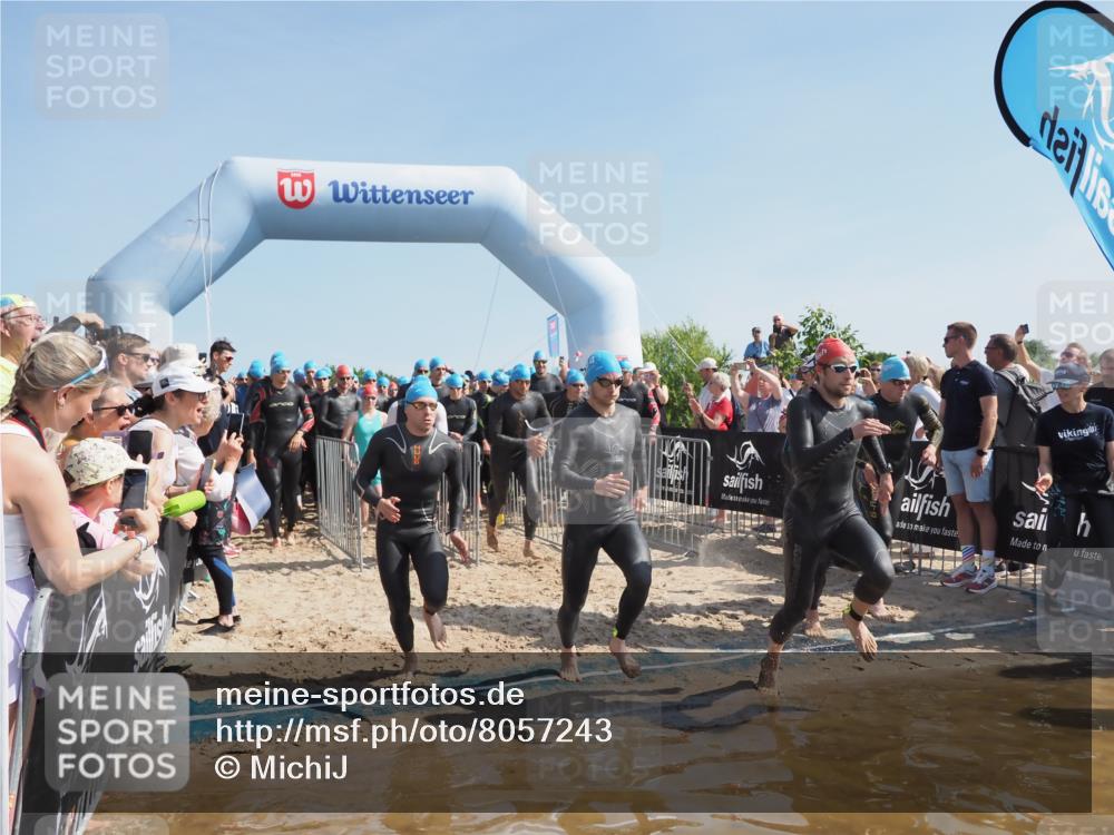 22.06.2025 - Viking Triathlon MichiJ http://msf.ph/oto/8057243 22.06.2025 10:00:11 Schwimmen 2, 4, 100, 122, 329, 485, 521, 609 meine-sportfotos.de
