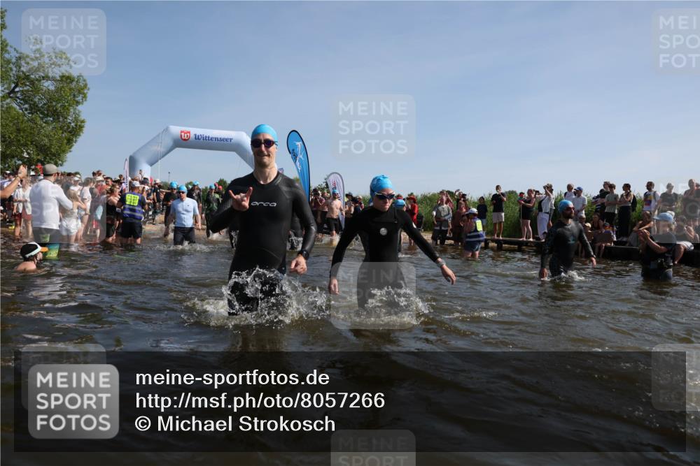 22.06.2025 - Viking Triathlon Michael Strokosch http://msf.ph/oto/8057266 22.06.2025 10:08:38 Schwimmen 71, 136, 166, 234, 246, 303, 305, 319, 357, 360, 459, 470, 472, 481, 490, 542, 656 meine-sportfotos.de