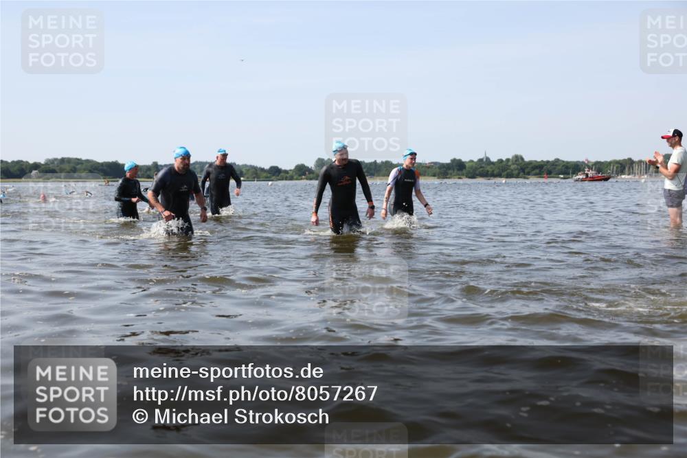 22.06.2025 - Viking Triathlon Michael Strokosch http://msf.ph/oto/8057267 22.06.2025 10:34:49 Schwimmen 17, 43, 77, 114, 161, 247, 284, 323, 434, 475, 548, 550 meine-sportfotos.de