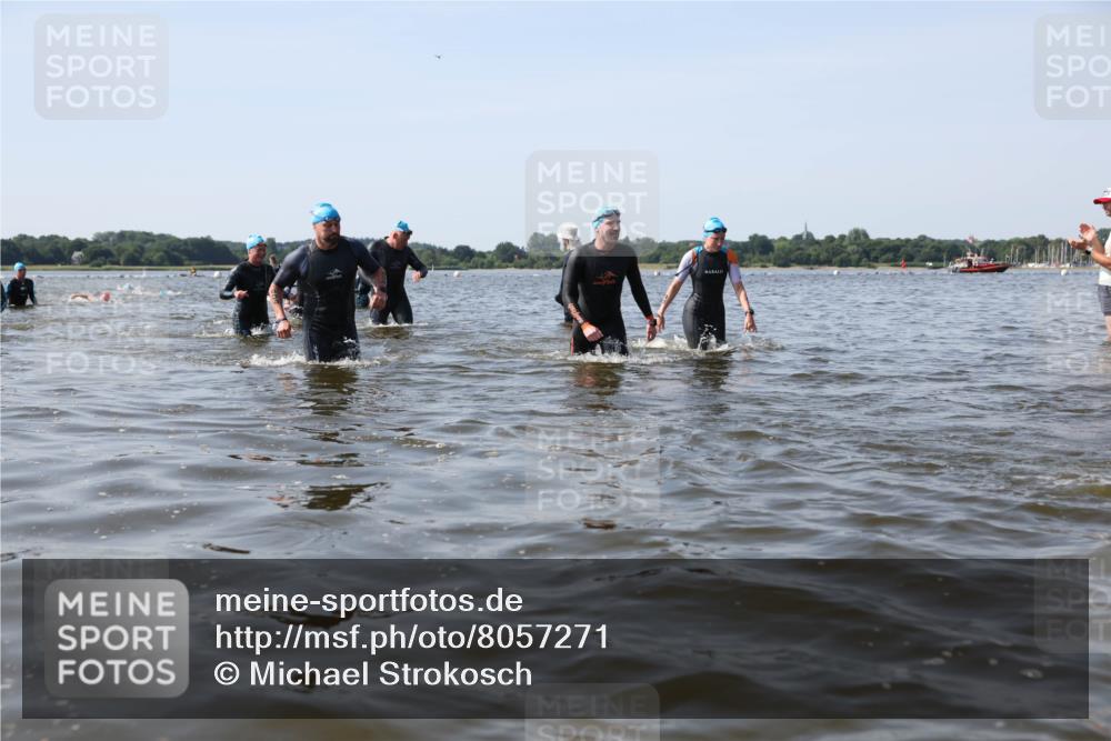 22.06.2025 - Viking Triathlon Michael Strokosch http://msf.ph/oto/8057271 22.06.2025 10:34:49 Schwimmen 17, 43, 77, 114, 161, 247, 284, 323, 434, 475, 548, 550 meine-sportfotos.de