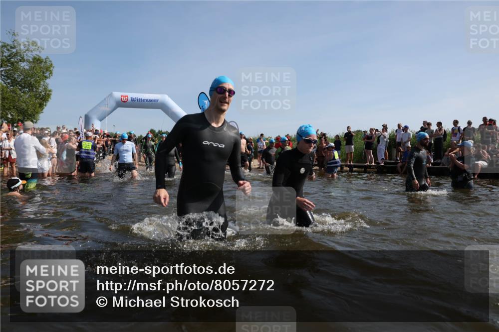 22.06.2025 - Viking Triathlon Michael Strokosch http://msf.ph/oto/8057272 22.06.2025 10:08:39 Schwimmen 71, 136, 166, 234, 241, 246, 303, 305, 319, 356, 357, 360, 459, 470, 471, 472, 481, 490, 542, 656 meine-sportfotos.de