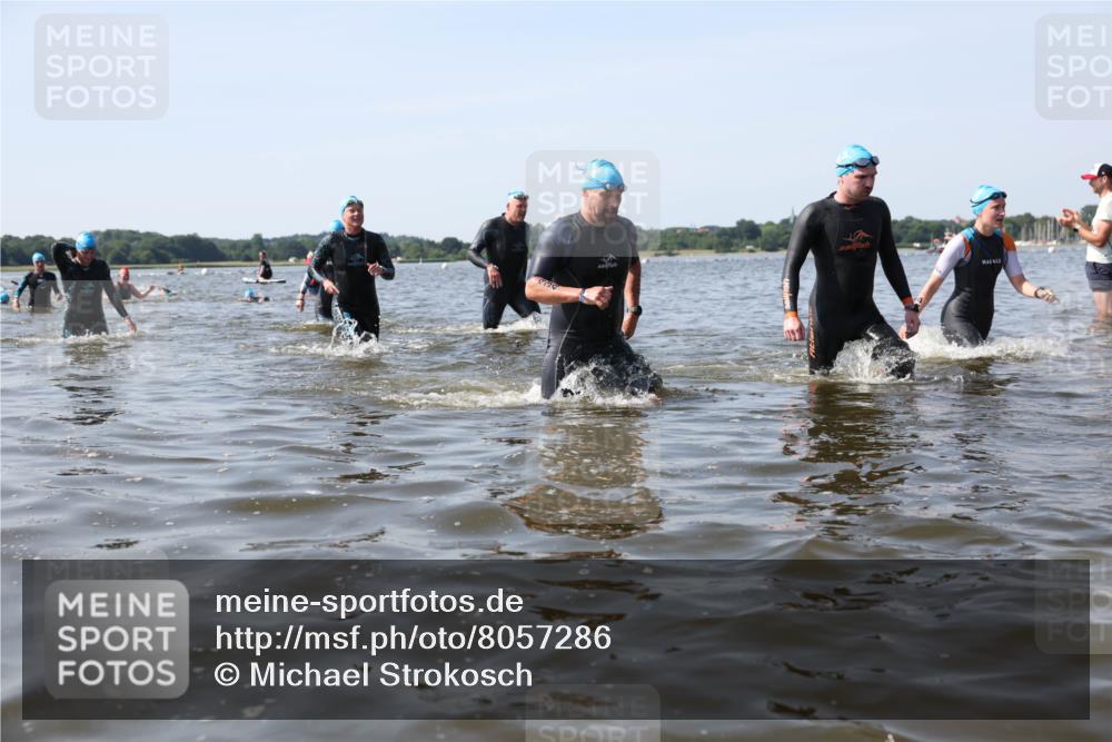 22.06.2025 - Viking Triathlon Michael Strokosch http://msf.ph/oto/8057286 22.06.2025 10:34:51 Schwimmen 17, 43, 77, 114, 161, 284, 323, 434, 475, 548, 550 meine-sportfotos.de