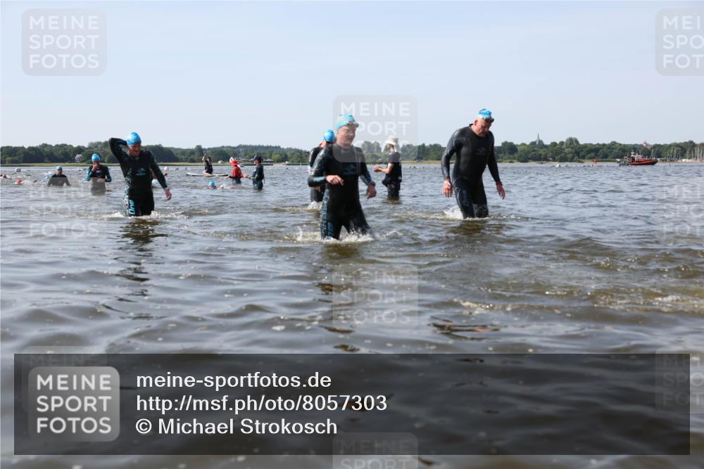 22.06.2025 - Viking Triathlon Michael Strokosch http://msf.ph/oto/8057303 22.06.2025 10:34:54 Schwimmen 17, 43, 77, 161, 434, 475, 495, 548, 550 meine-sportfotos.de