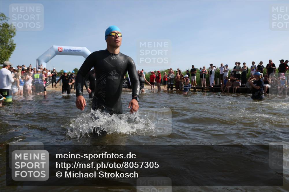 22.06.2025 - Viking Triathlon Michael Strokosch http://msf.ph/oto/8057305 22.06.2025 10:08:51 Schwimmen 160, 234, 241, 356, 359, 405, 471, 483, 634, 640, 656 meine-sportfotos.de