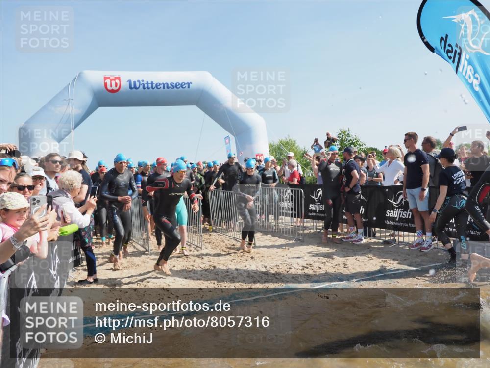 22.06.2025 - Viking Triathlon MichiJ http://msf.ph/oto/8057316 22.06.2025 10:00:14 Schwimmen 2, 4, 10, 49, 100, 122, 329, 420, 485, 521, 544, 609, 611 meine-sportfotos.de