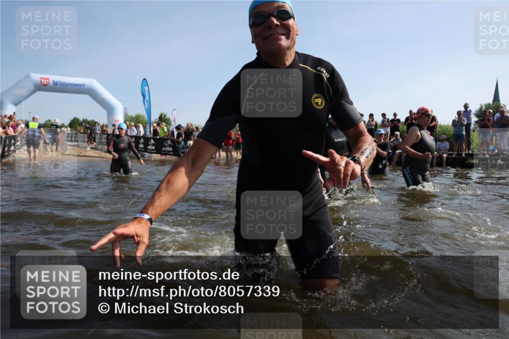 22.06.2025 - Viking Triathlon Michael Strokosch http://msf.ph/oto/8057339 22.06.2025 10:08:59 Schwimmen 405 meine-sportfotos.de