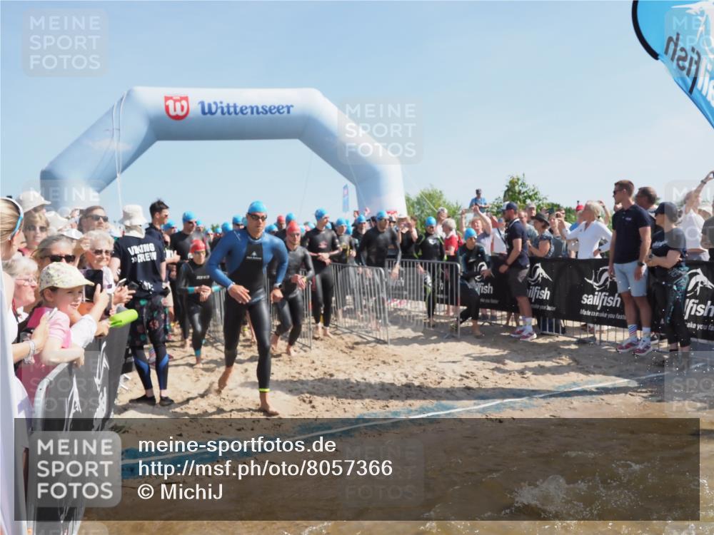 22.06.2025 - Viking Triathlon MichiJ http://msf.ph/oto/8057366 22.06.2025 10:00:17 Schwimmen 2, 4, 10, 49, 81, 100, 122, 329, 420, 455, 473, 485, 521, 544, 557, 609, 610, 611, 617 meine-sportfotos.de