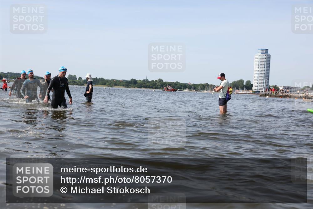 22.06.2025 - Viking Triathlon Michael Strokosch http://msf.ph/oto/8057370 22.06.2025 10:35:12 Schwimmen 139, 157, 204, 296, 365, 495, 508, 632, 660 meine-sportfotos.de