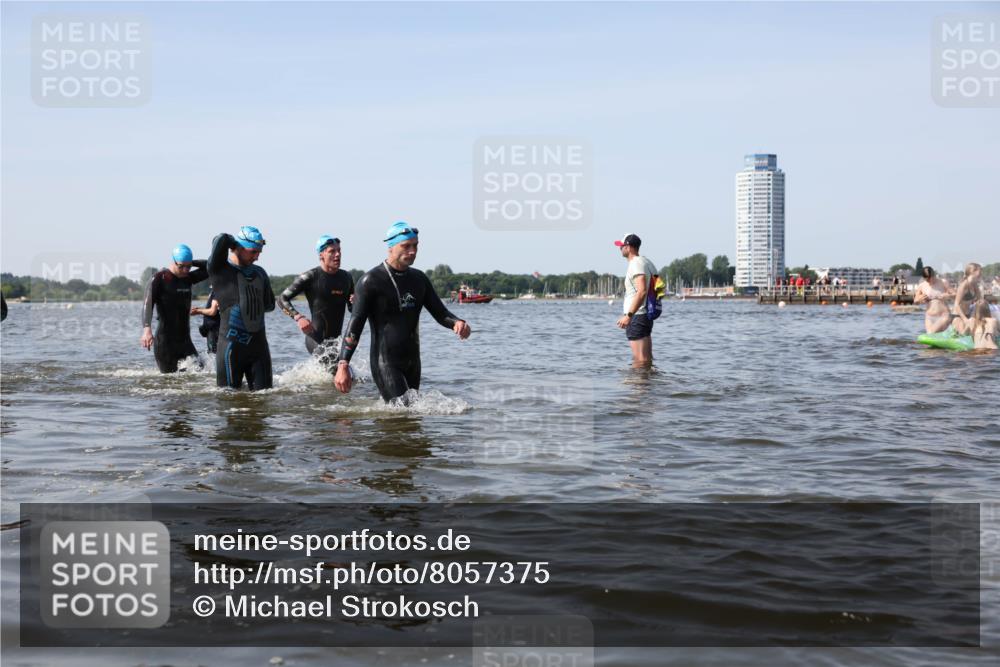22.06.2025 - Viking Triathlon Michael Strokosch http://msf.ph/oto/8057375 22.06.2025 10:35:15 Schwimmen 139, 157, 204, 296, 365, 508, 632, 660 meine-sportfotos.de