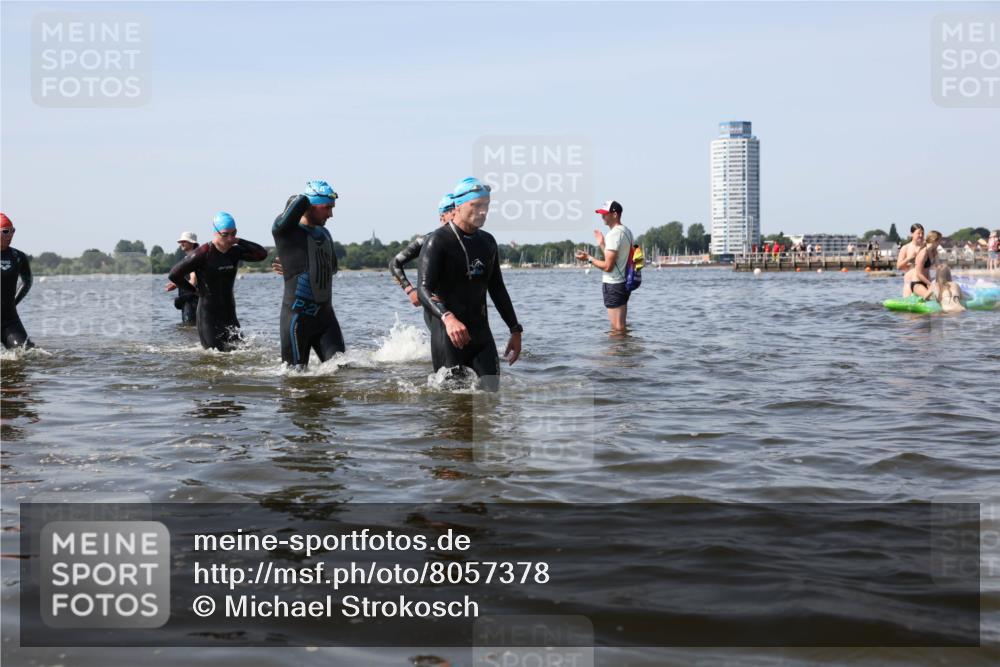 22.06.2025 - Viking Triathlon Michael Strokosch http://msf.ph/oto/8057378 22.06.2025 10:35:16 Schwimmen 139, 157, 204, 296, 320, 365, 395, 508, 632, 660 meine-sportfotos.de