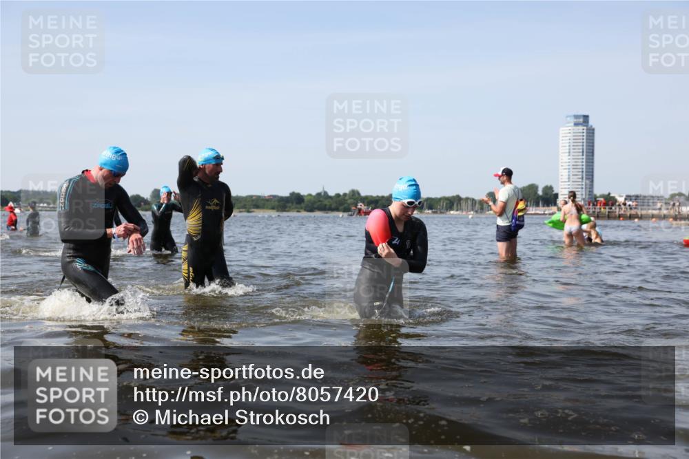 22.06.2025 - Viking Triathlon Michael Strokosch http://msf.ph/oto/8057420 22.06.2025 10:35:25 Schwimmen 107, 127, 204, 296, 320, 365, 395, 415, 482, 508, 632 meine-sportfotos.de